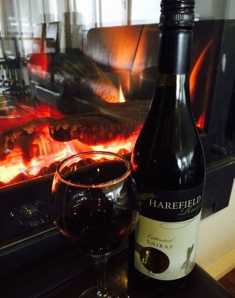 Cottontails Restaurant And Winery - QLD Tourism 11