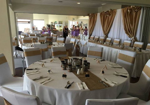 Cottontails Restaurant And Winery - QLD Tourism 1