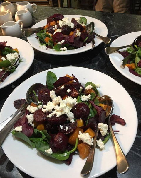 Cottontails Restaurant And Winery - QLD Tourism 7