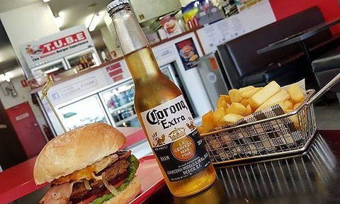 TUBE - The Ultimate Burger Experience - Queensland Tourism 11