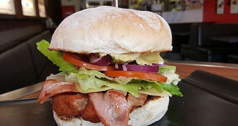 TUBE - The Ultimate Burger Experience - Queensland Tourism 4