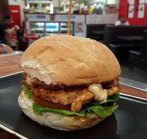 TUBE - The Ultimate Burger Experience - Queensland Tourism 5