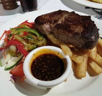 Desert Oaks Bistro - Queensland Tourism