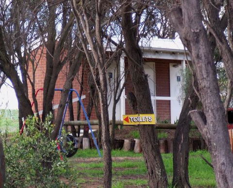 Arthur River Store - QLD Tourism 0