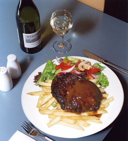 Bridge Hotel Bistro - QLD Tourism 0