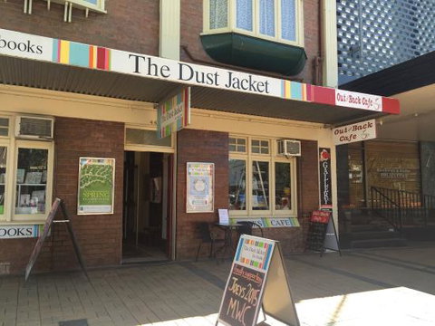 Out The Back Cafe - Queensland Tourism 0