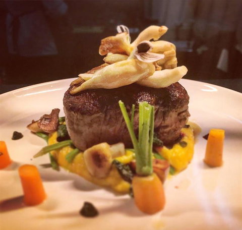 Table 426 - Queensland Tourism 18