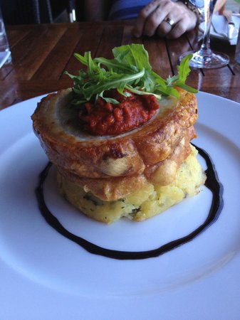 Black Swan Winery And Restaurant - Queensland Tourism 0