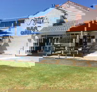Jettys Bar and Grill