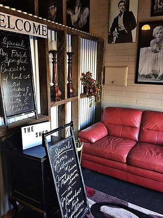 Northside Tavern Shed Restaurant - Queensland Tourism 0