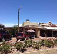 Plum Tree and Ivy - Queensland Tourism