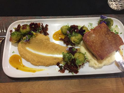 Seasons Hotel Restaurant - QLD Tourism 0