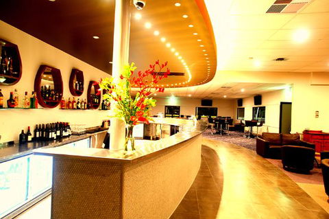 Wavecrest Bar & Bistro - Queensland Tourism 0
