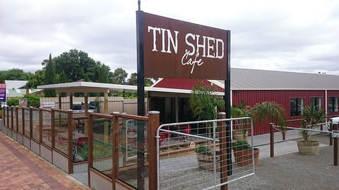 Tin Shed - QLD Tourism 0
