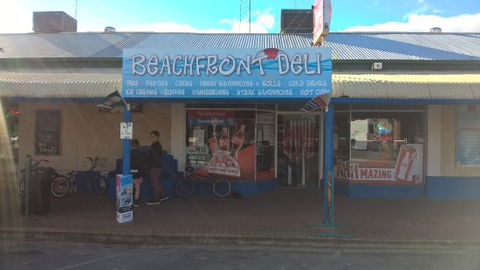 Beachfront Deli - Queensland Tourism 0