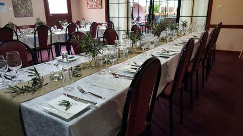 Tumby Bay Hotel Restaurant - QLD Tourism 0