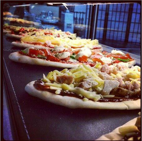 Pizza & Pie Co - Queensland Tourism 0