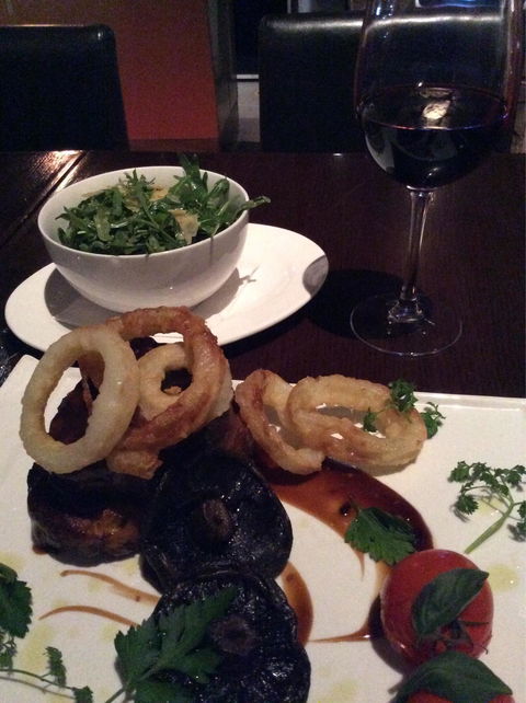 O Bar & Restaurant - Queensland Tourism 4