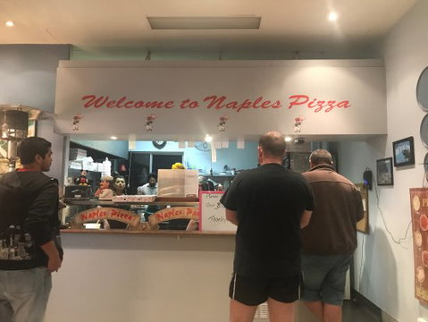 Carlos Naples Pizza - QLD Tourism 0