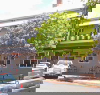 Queenslander Hotel - Queensland Tourism