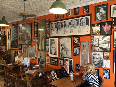 A Cafe Etc - QLD Tourism 0