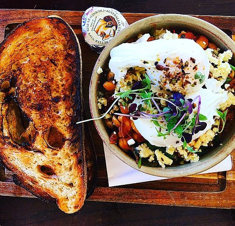 Avenue Road Cafe - QLD Tourism 0