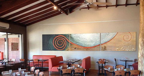 Katch-Up Seafood Grill & More - Queensland Tourism 1