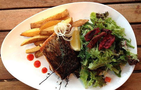Katch-Up Seafood Grill & More - Queensland Tourism 2
