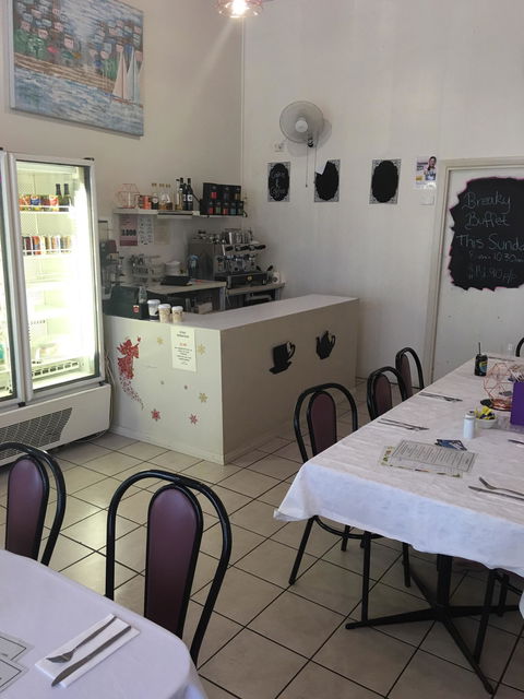 Commercial Hotel - Queensland Tourism 5