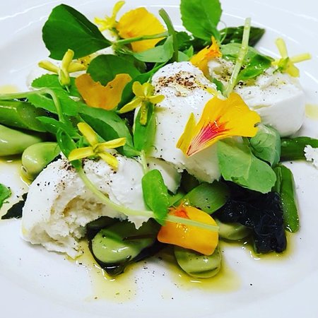 Little Black Pig & Sons - QLD Tourism 0