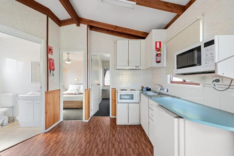 Discovery Parks Melbourne - QLD Tourism 5