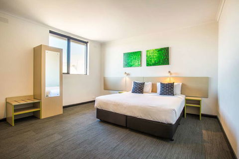 Nightcap At St Albans Hotel - Queensland Tourism 6