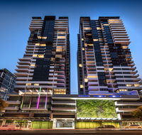 Arise Ivy and Eve - Queensland Tourism