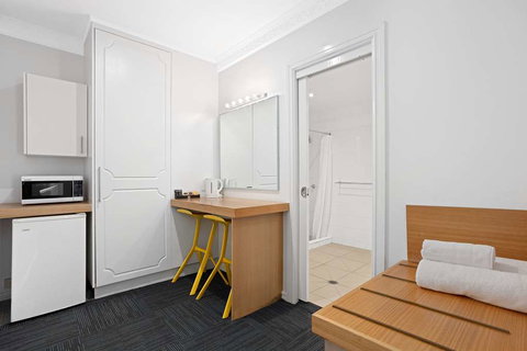 Comfort Inn, The International - Queensland Tourism 5