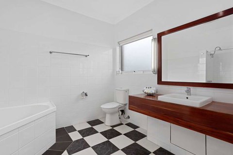 Comfort Inn, The International - Queensland Tourism 9