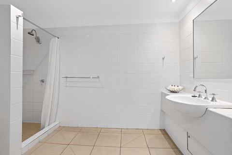 Comfort Inn, The International - Queensland Tourism 11