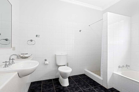 Comfort Inn, The International - Queensland Tourism 12