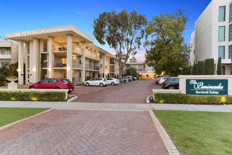 The Peninsula Riverside Apartments - Queensland Tourism 0
