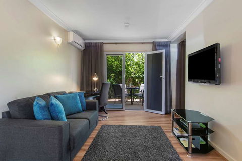 The Peninsula Riverside Apartments - Queensland Tourism 3