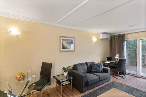 The Peninsula Riverside Apartments - Queensland Tourism 5