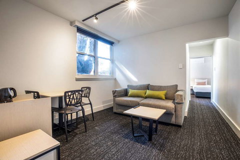 Nightcap At Glengala Hotel - QLD Tourism 7