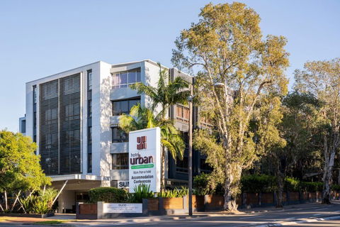 Hotel Urban St Leonards - Queensland Tourism 1