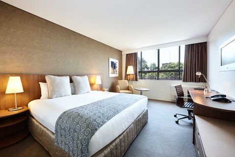 Hotel Urban St Leonards - Queensland Tourism 3