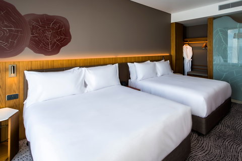 Crowne Plaza Hobart - QLD Tourism 6