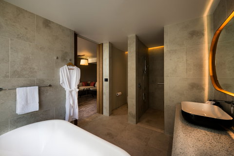 Crowne Plaza Hobart - QLD Tourism 7