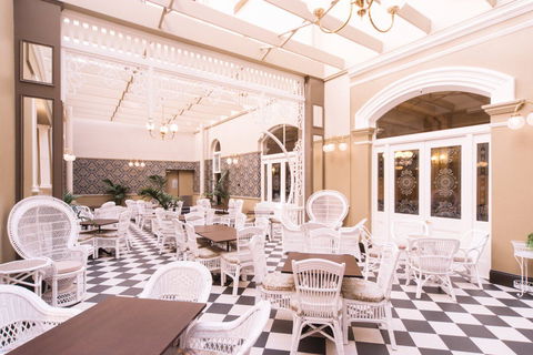 Hadley's Orient Hotel - Queensland Tourism 5