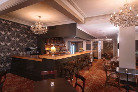 Hadley's Orient Hotel - Queensland Tourism 6