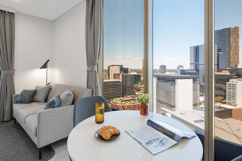 Meriton Suites George St - QLD Tourism 9