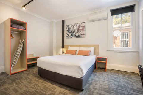 Nightcap at Regents Park Hotel - QLD Tourism 2