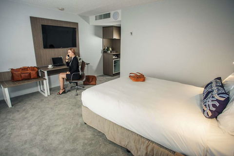 Pacific Hotel Brisbane - QLD Tourism 6